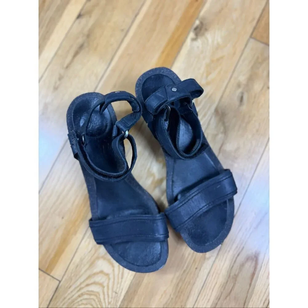 Teva Womens Black Wedge Sandals Size 8